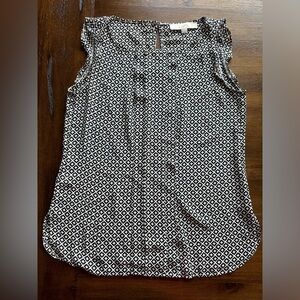 LOFT Women's Navy and White Patterned Sleeveless Top- size X- Small